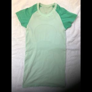 Lululemon short sleeved t!